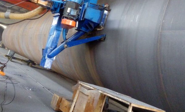 大型鋼管外壁移動(dòng)式拋丸機(jī) 大型鋼管外壁移動(dòng)式拋丸機(jī)